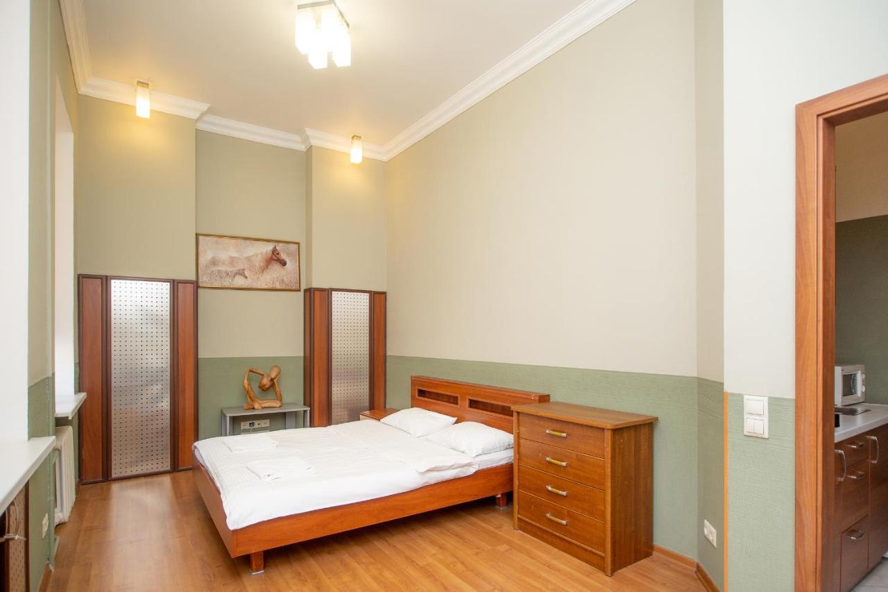 Apartamento Простора 3 Кімнатна Біля Майдану Незалежності Kiev Exterior foto