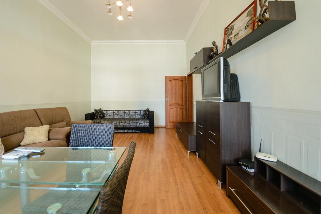 Apartamento Простора 3 Кімнатна Біля Майдану Незалежності Kiev Exterior foto